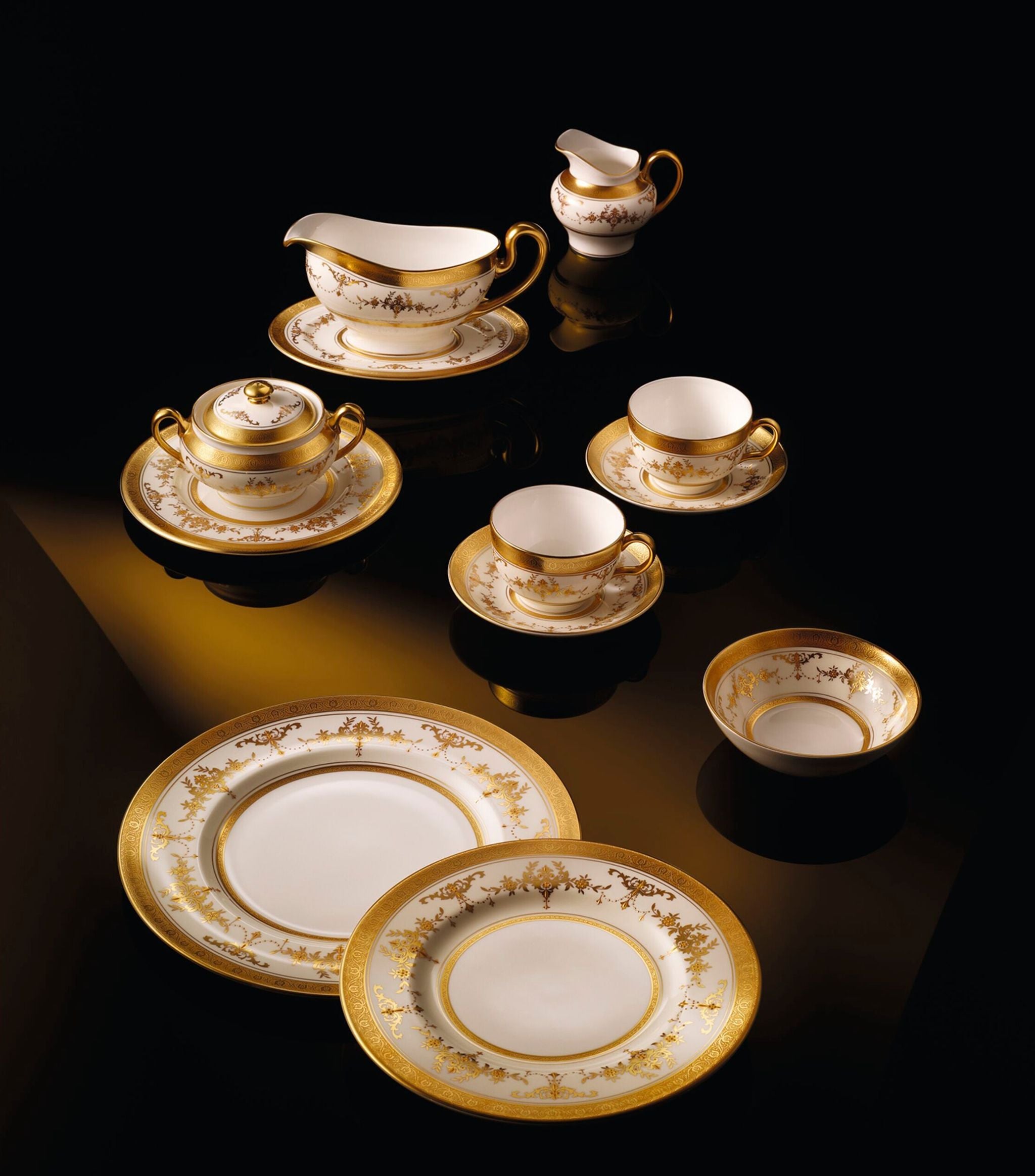 Riverton Plate (27cm) GOODS Harrods   