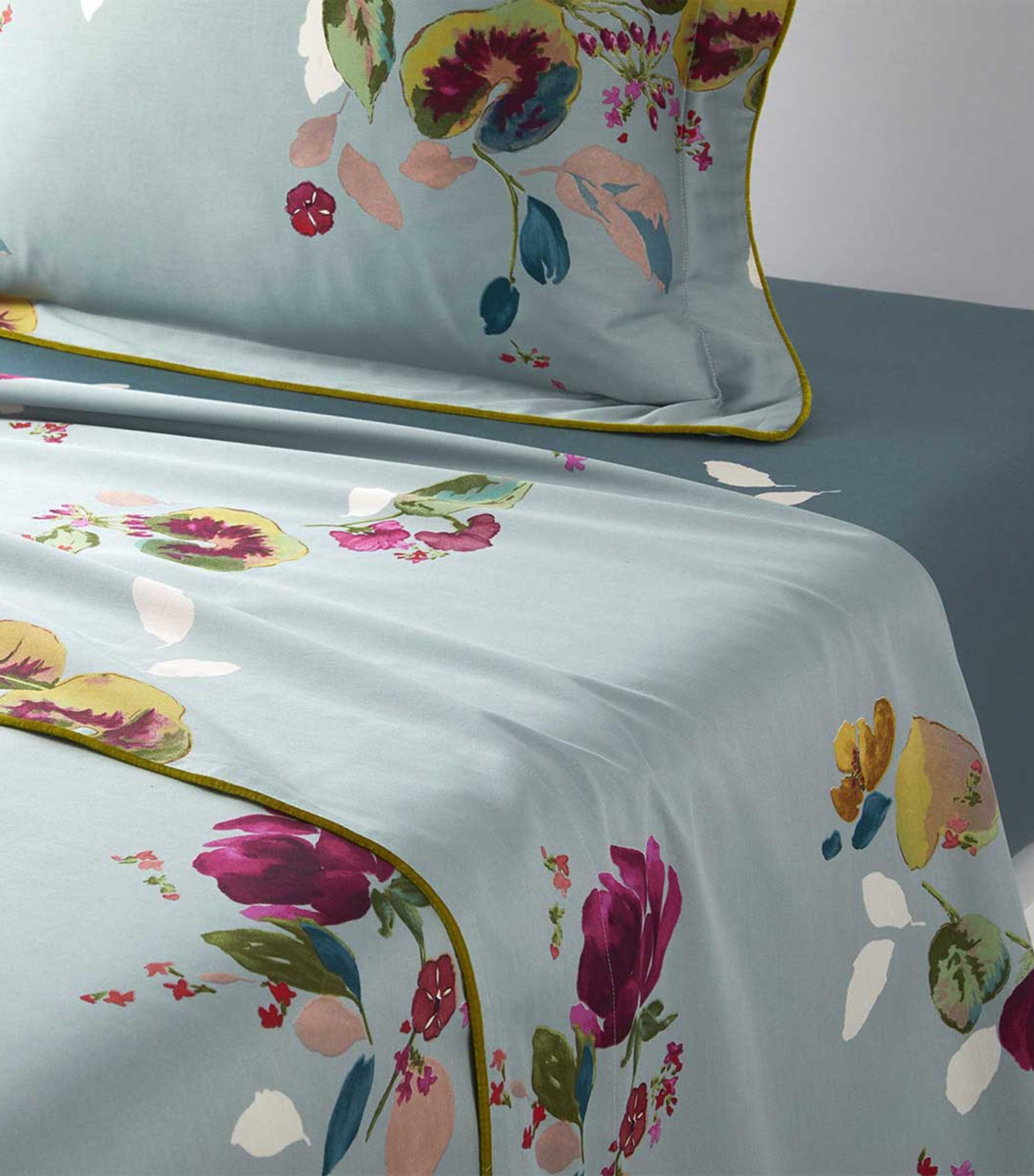 Eaux Double Flat Sheet (240cm x 295cm) GOODS Harrods   