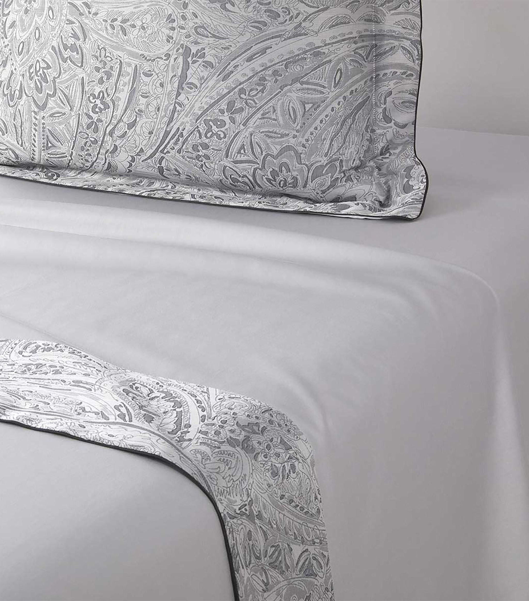 Foulard Double Flat Sheet (240cm x 295cm) GOODS Harrods   