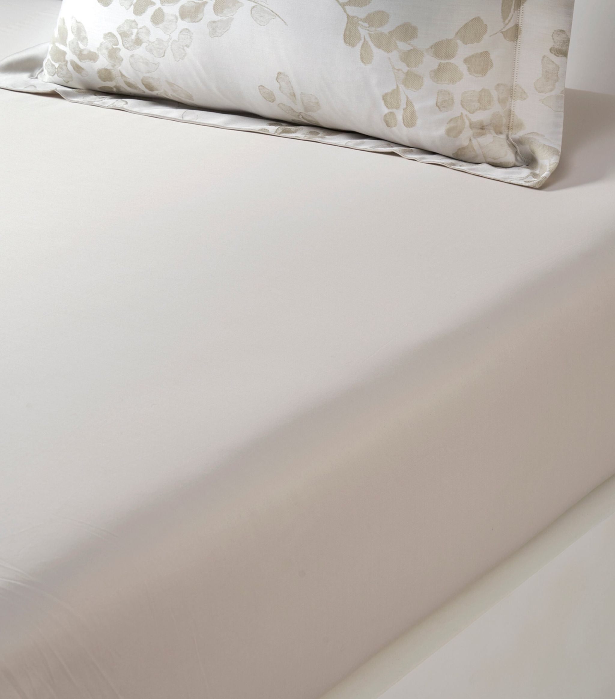 Murmures Single Fitted Sheet (90cm x 190cm) GOODS Harrods   