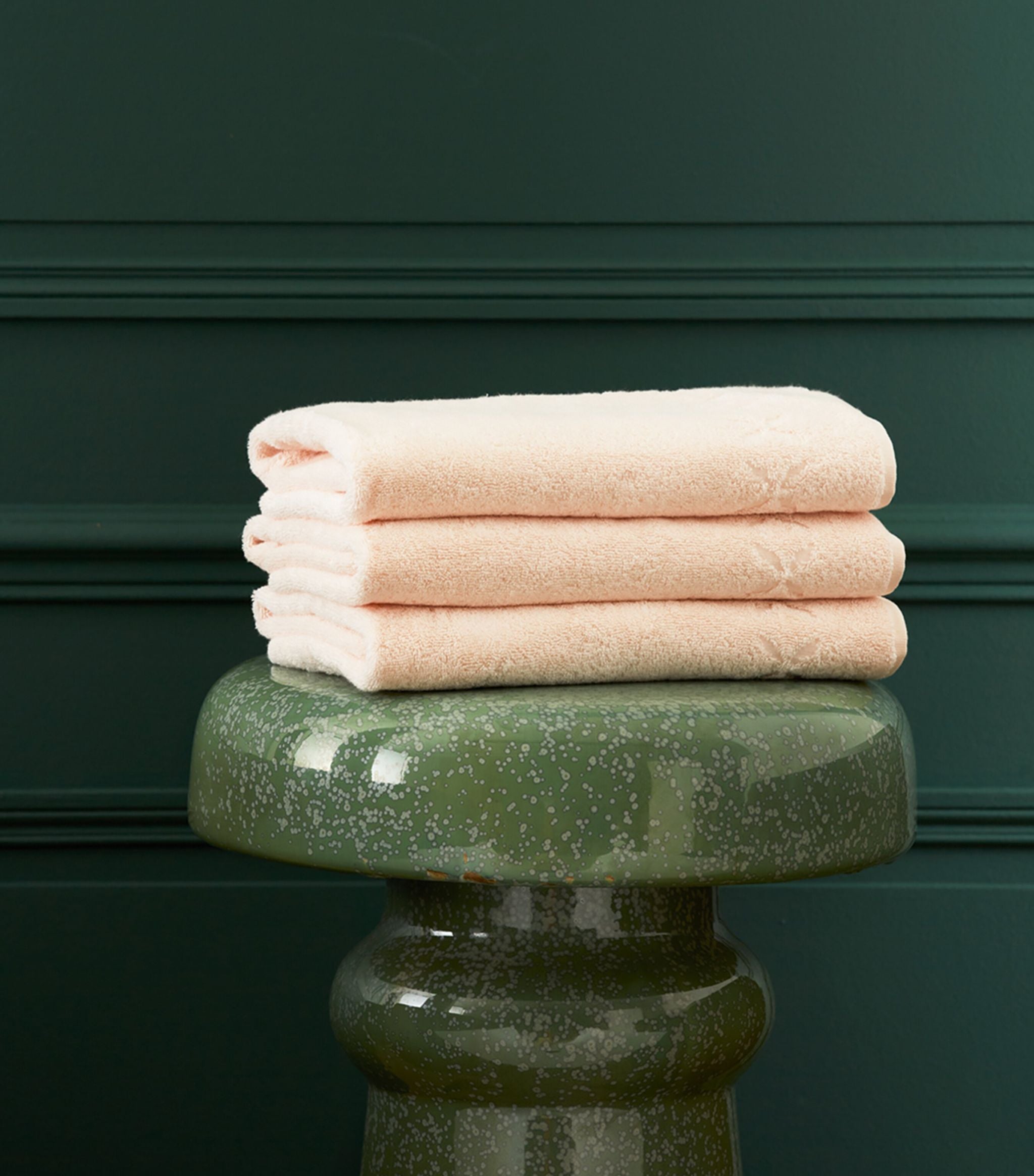 Nature Hand Towel (55cm x 100cm) Bedroom Harrods   