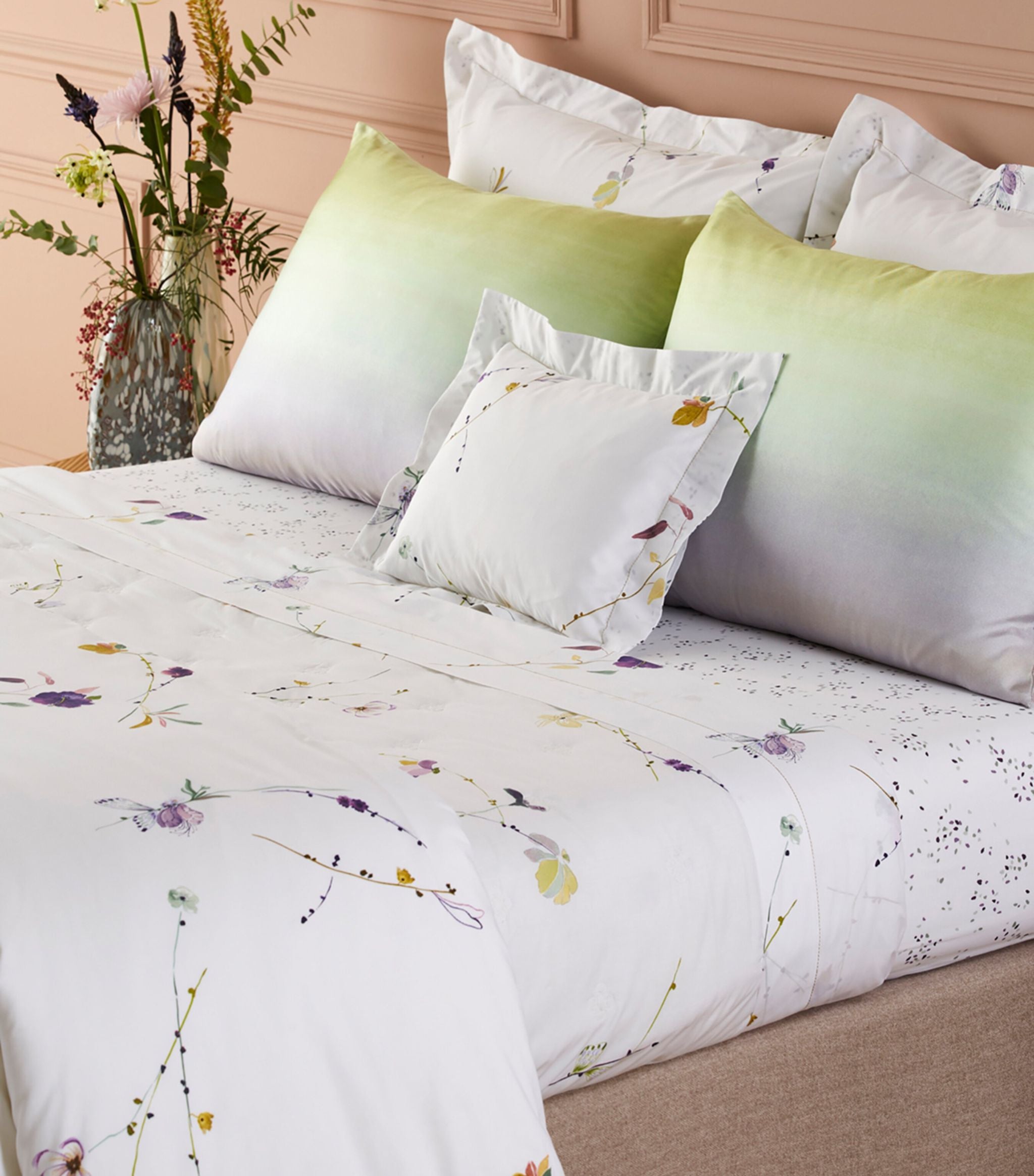 Saito Super King Bedcover (285cm x 250cm) GOODS Harrods   