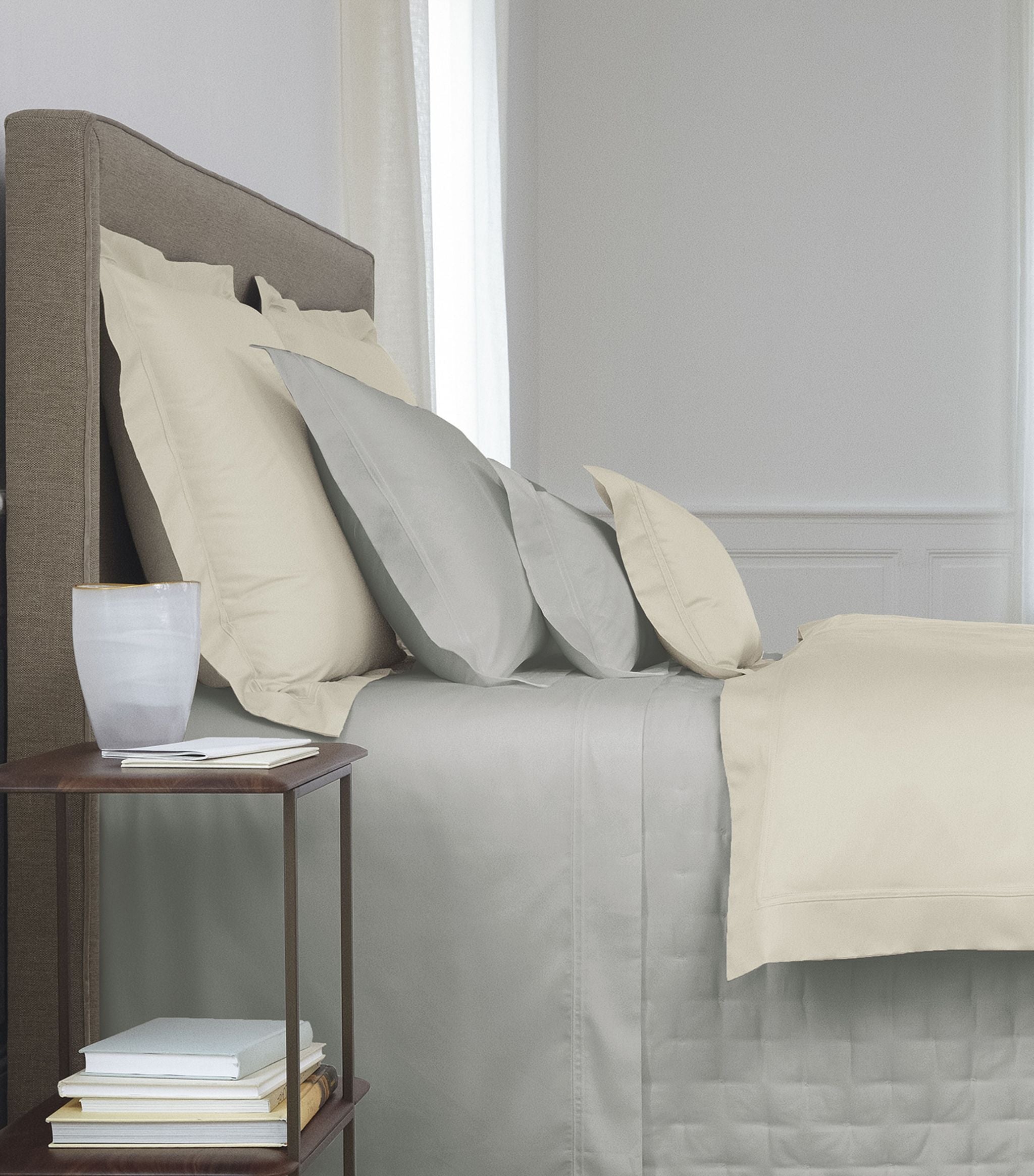 Triomphe Double Duvet Cover (200cm x 200cm) GOODS Harrods   