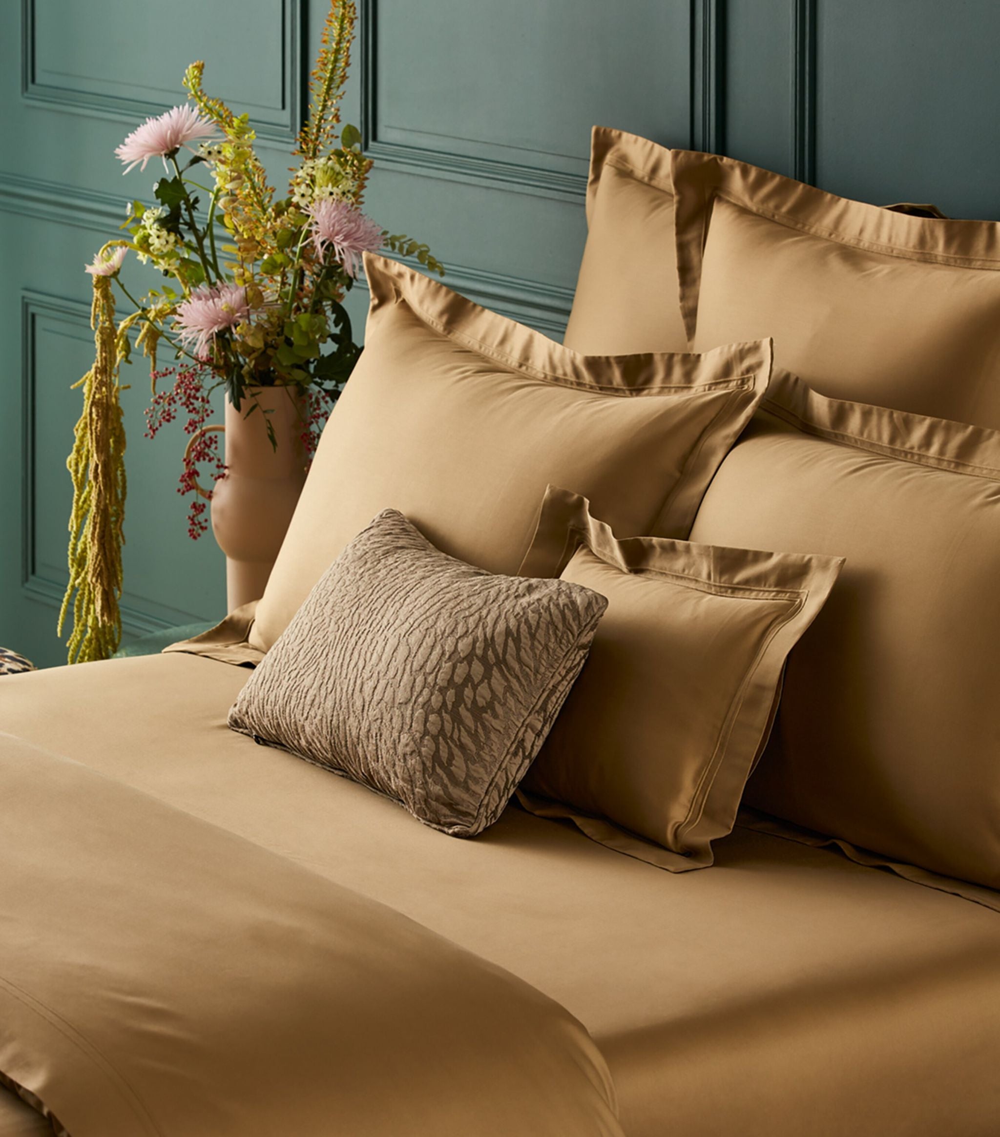 Triomphe Double Fitted Sheet (135cm x 190cm) GOODS Harrods   