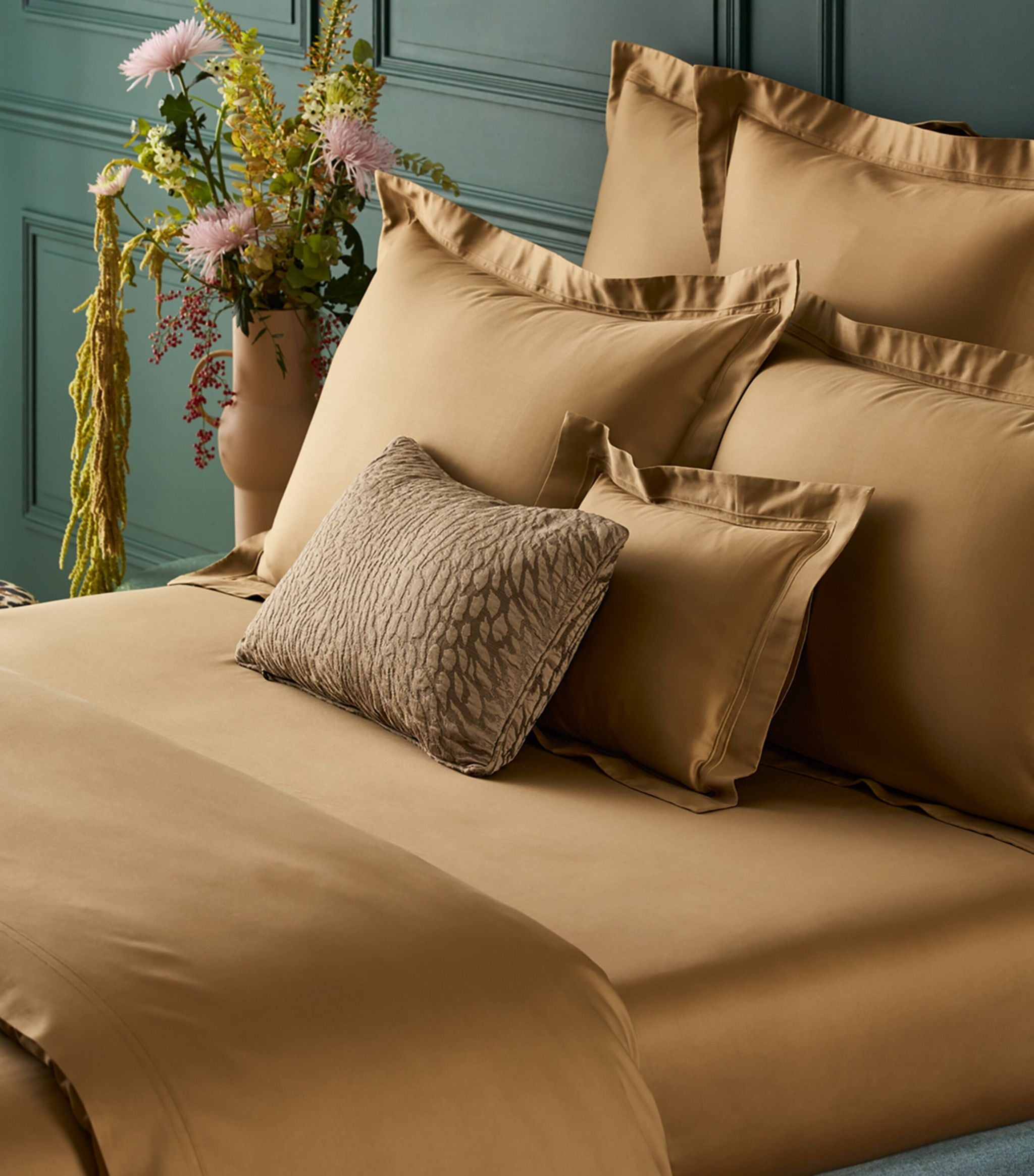 Triomphe King Fitted Sheet (150cm x 200cm) GOODS Harrods   