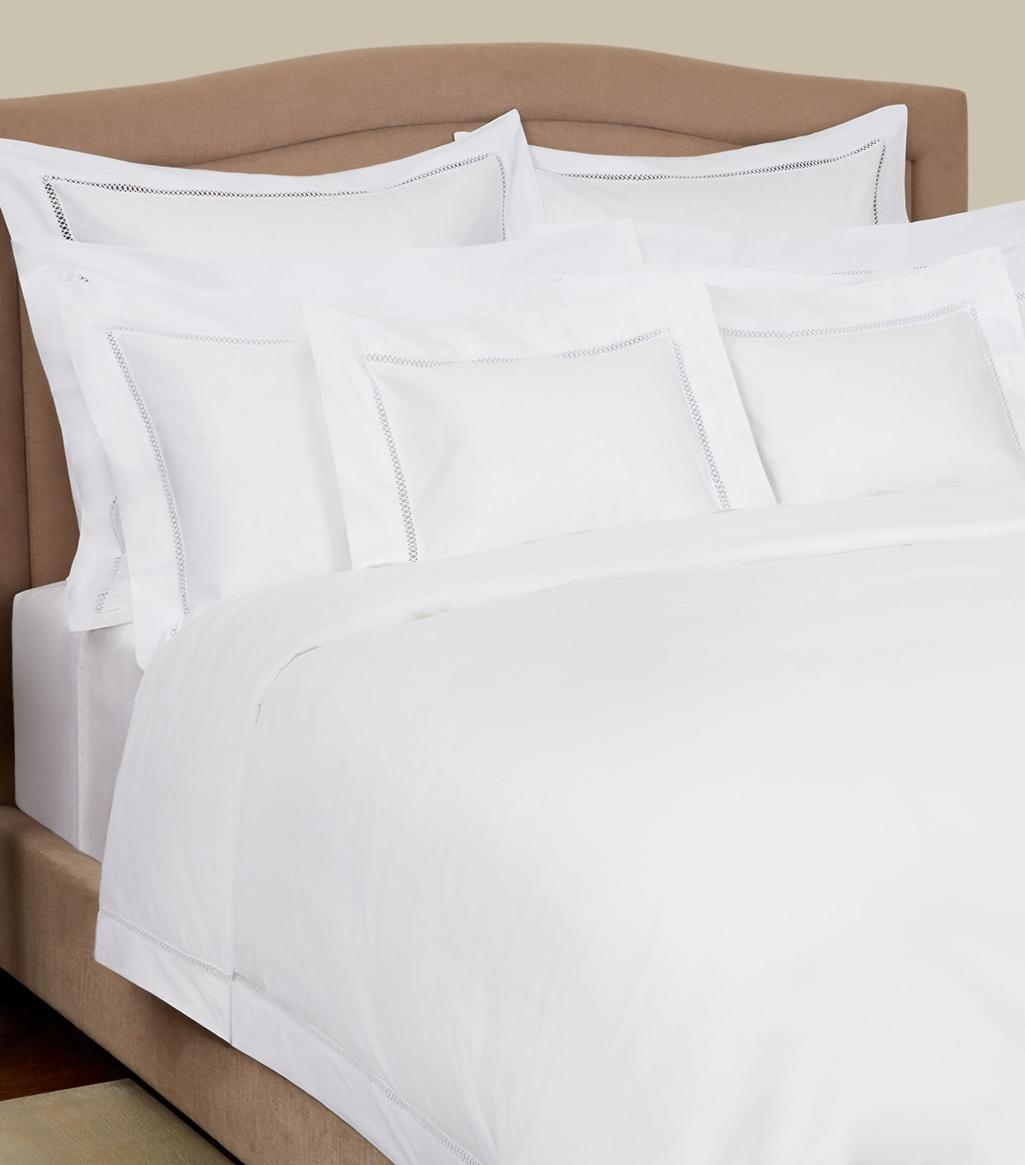 Walton Super King Flat Sheet (270cm x 295cm) GOODS Harrods   